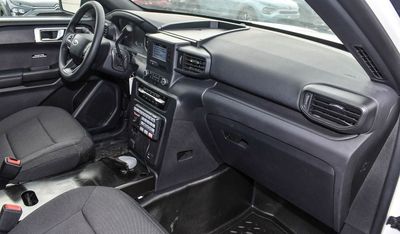 2020 Ford Explorer BASE, bílá, 0 km, dovoz SAE — foto 9 z 15