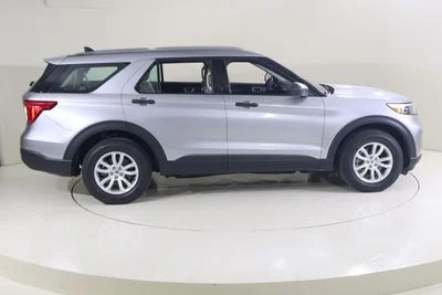 2023 Ford Explorer BASE, stříbrná, 51 525 km, dovoz SAE — foto 3 z 13