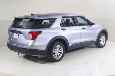 2023 Ford Explorer BASE, stříbrná, 51 525 km, dovoz SAE — foto 7 z 13