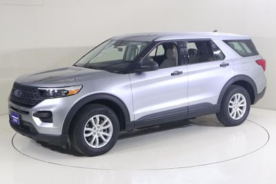 2023 Ford Explorer BASE, stříbrná, 51 525 km, dovoz SAE — foto 8 z 13