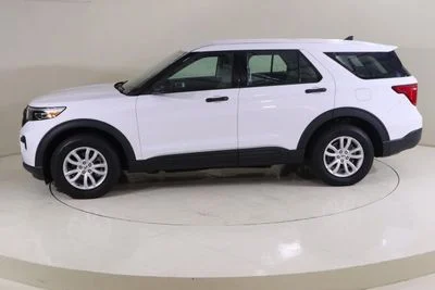 2023 Ford Explorer BASE, bílá, 46 398 km, dovoz SAE — foto 4 z 13