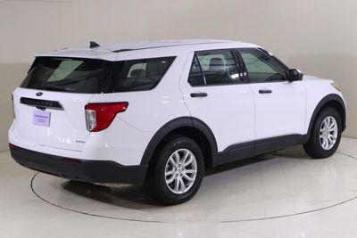 2023 Ford Explorer BASE, bílá, 46 398 km, dovoz SAE — foto 7 z 13
