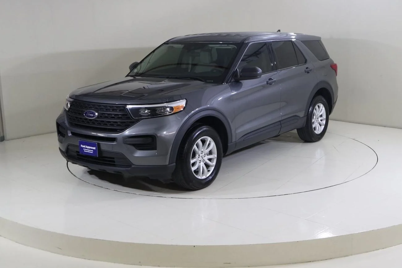 2023 Ford Explorer BASE, šedá, 58 559 km, dovoz SAE — foto 1 z 13 2023 Ford Explorer BASE, šedá, 58 559 km, dovoz SAE — foto 1 z 13