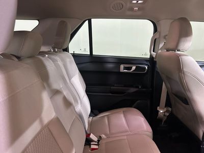 2023 Ford Explorer BASE, šedá, 58 559 km, dovoz SAE — foto 13 z 13