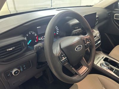 2023 Ford Explorer BASE, šedá, 58 559 km, dovoz SAE — foto 9 z 13