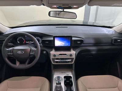 2023 Ford Explorer BASE, černá, 57 007 km, dovoz SAE — foto 12 z 13