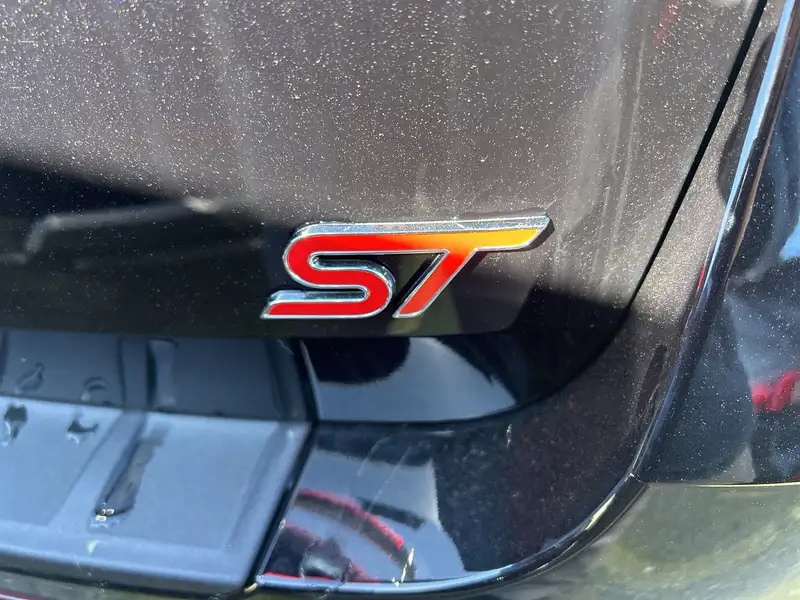 2026 Ford Explorer ST, černá, 7 km, dovoz Kanada — foto 4 z 5