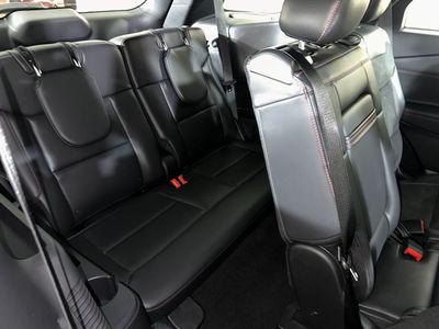 2025 Ford Explorer ST, černá, 13 250 km, dovoz SAE — foto 9 z 16