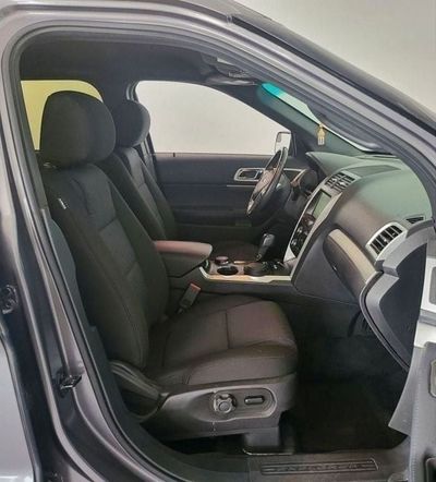 2014 Ford Explorer XLT, šedá, 105 000 km, dovoz SAE — foto 5 z 7