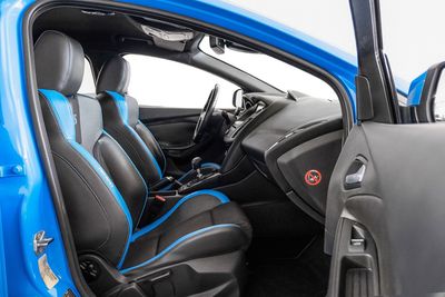 2016 Ford Focus RS, modrá, 83 640 km, dovoz SAE — foto 8 z 16