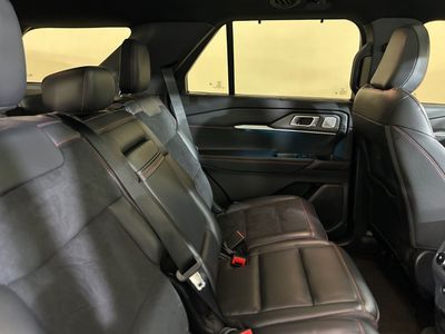 2025 Ford Explorer ST, bílá, 21 934 km, dovoz SAE — foto 12 z 13