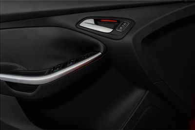 2017 Ford Focus ST, červená, 114 902 km, dovoz SAE — foto 11 z 16