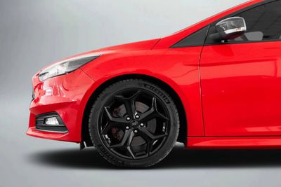 2017 Ford Focus ST, červená, 114 902 km, dovoz SAE — foto 6 z 16