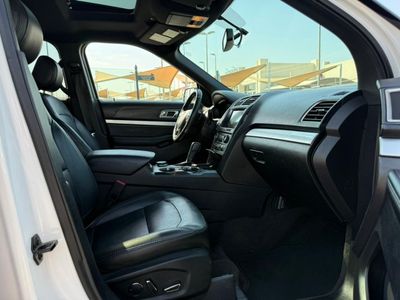 2017 Ford Explorer XLT, bílá, 87 000 km, dovoz SAE — foto 14 z 16