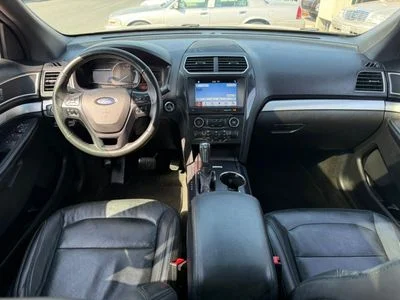 2017 Ford Explorer XLT, bílá, 87 000 km, dovoz SAE — foto 15 z 16