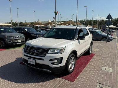 2017 Ford Explorer XLT, bílá, 87 000 km, dovoz SAE — foto 3 z 16
