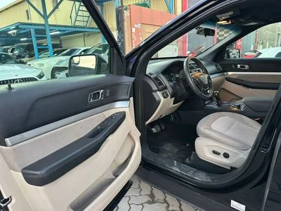 2019 Ford Explorer BASE, černá, 230 000 km, dovoz SAE — foto 10 z 15