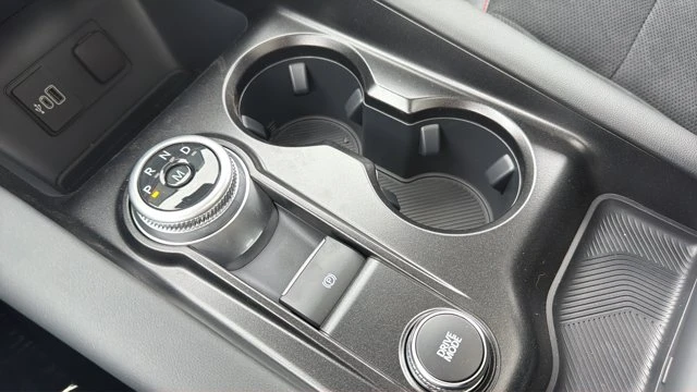 2027 Ford Explorer Active w/200A Pkg, bílá, 11 km, dovoz Kanada — foto 15 z 20