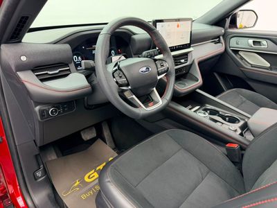 2025 Ford Explorer ST, červená, 19 020 km, dovoz SAE — foto 9 z 16