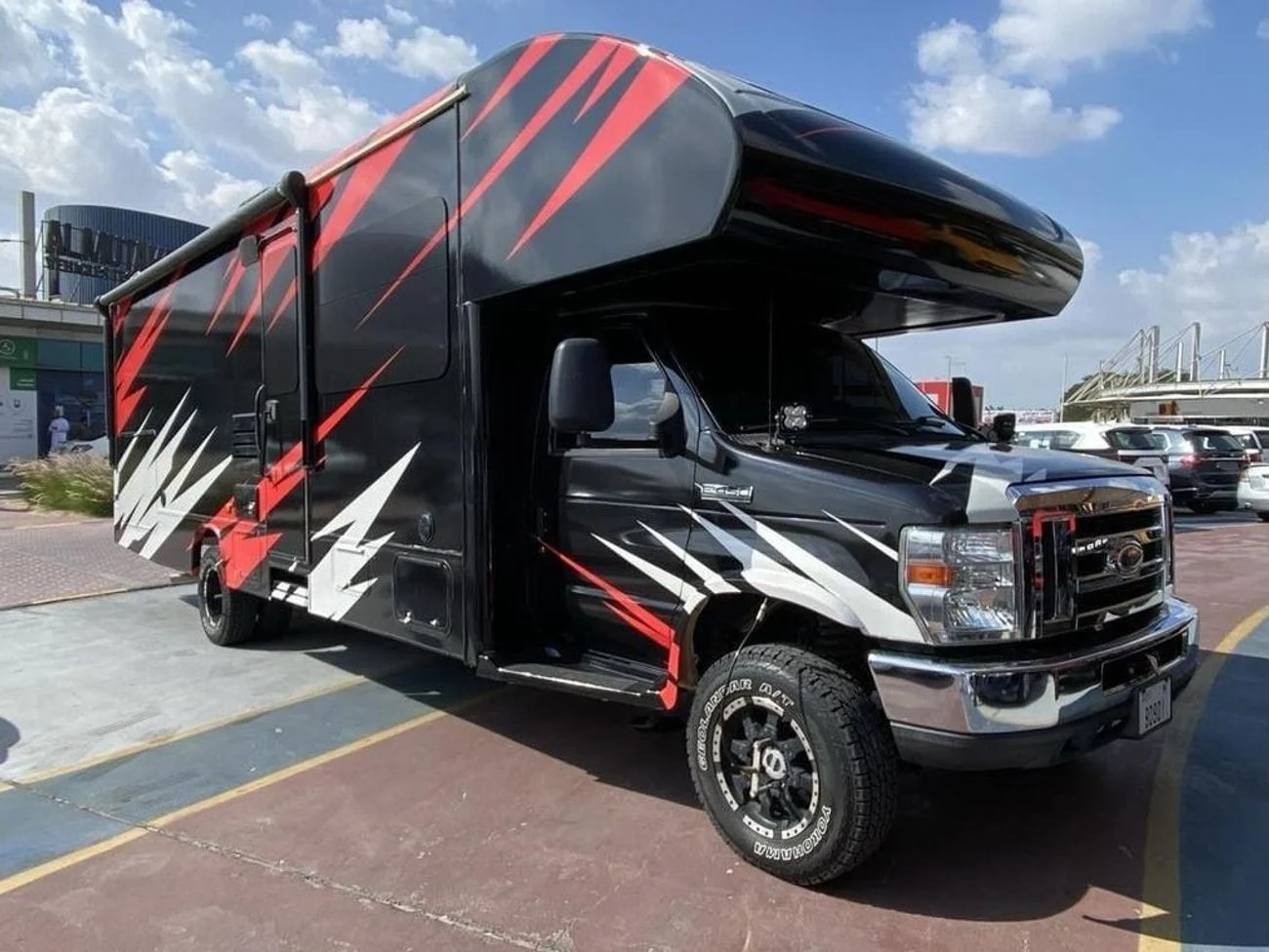 2016 Ford E 450, černá, 17 000 km, dovoz SAE — foto 1