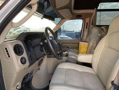 2016 Ford E 450, černá, 17 000 km, dovoz SAE — foto 4 z 10