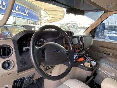 2016 Ford E 450, černá, 17 000 km, dovoz SAE — foto 5 z 10