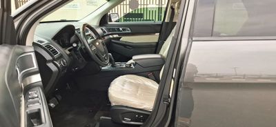2017 Ford Explorer LIMITED, šedá, 95 000 km, dovoz SAE — foto 9 z 16