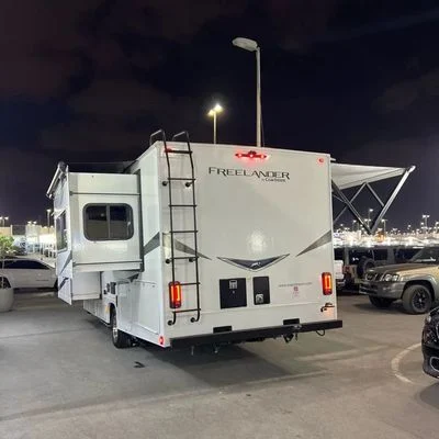2024 Ford E 450, bílá, 4 000 km, dovoz SAE — foto 2 z 9