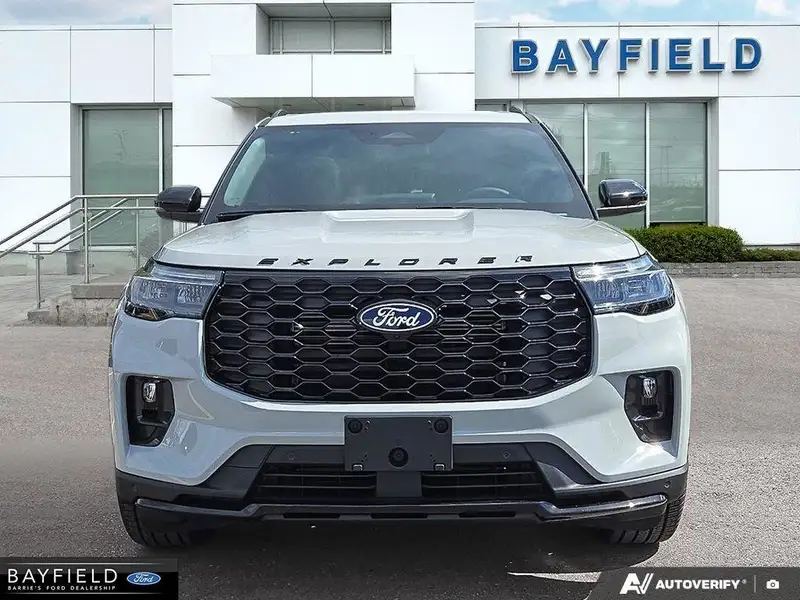 2027 Ford Explorer ST-Line, šedá, 50 km, dovoz Kanada — foto 2 z 12