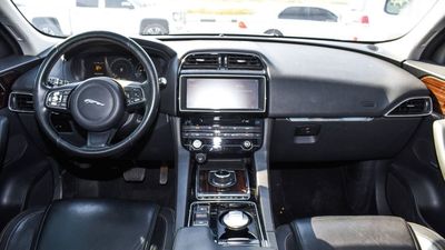 2017 Jaguar F-PACE PRESTIGE, šedá, 101 000 km, dovoz SAE — foto 5 z 15