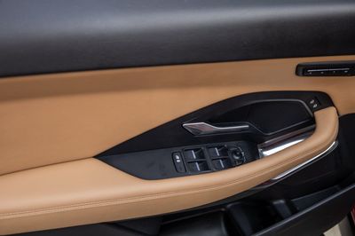 2021 Jaguar E-PACE SE, červená, 62 000 km, dovoz SAE — foto 11 z 16