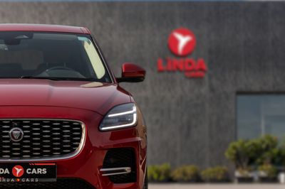 2021 Jaguar E-PACE SE, červená, 62 000 km, dovoz SAE — foto 3 z 16