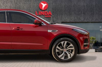 2021 Jaguar E-PACE SE, červená, 62 000 km, dovoz SAE — foto 8 z 16