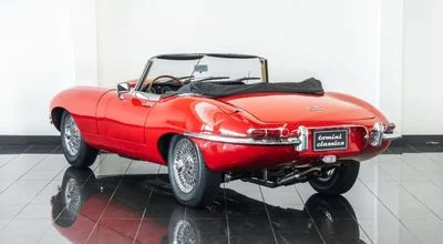 1967 Jaguar E-TYPE, červená, 80 105 km, dovoz SAE — foto 4 z 16