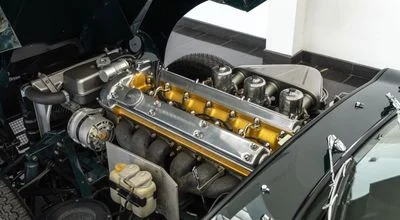 1967 Jaguar E-TYPE, zelená, 89 500 km, dovoz SAE — foto 10 z 16
