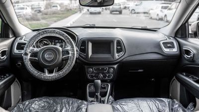 2020 Jeep Compass LONGITUDE, bílá, 65 000 km, dovoz SAE — foto 16 z 16
