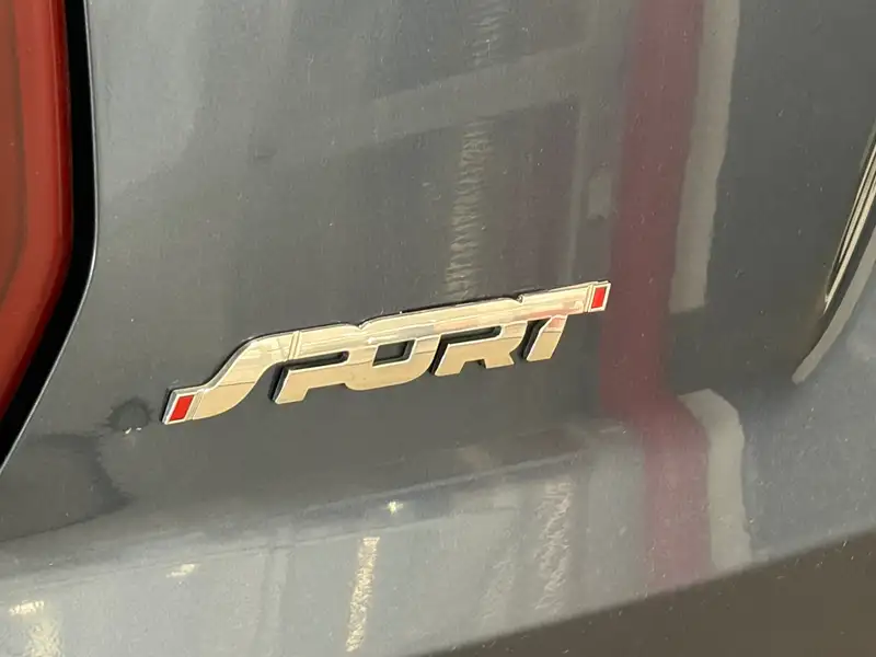 2019 Ford Explorer POWER, PERFORMANCE & 3-ROW VERSATILITY, modrá, 107 246 km, dovoz Kanada — foto 8 z 12