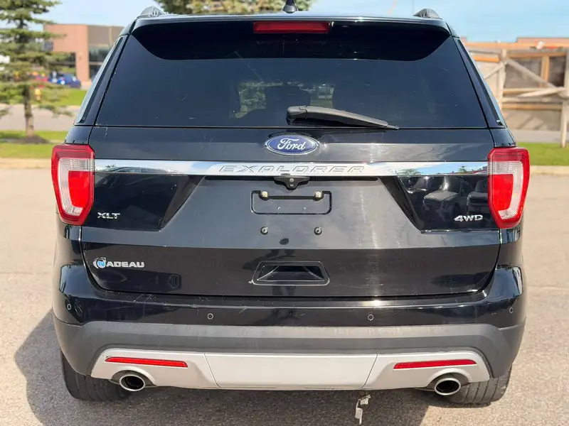 2017 Ford Explorer XLT, 168 000 km, dovoz Kanada — foto 6 z 12