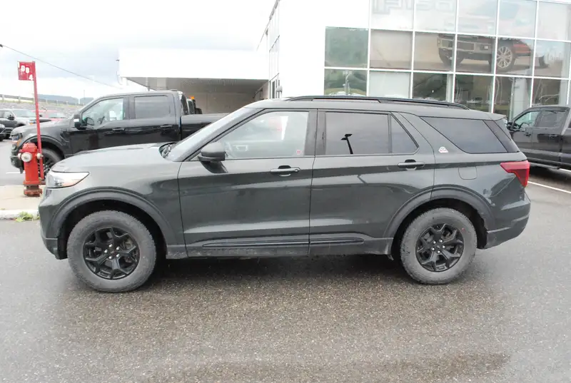 2022 Ford Explorer Timberline, zelená, 69 874 km, dovoz Kanada — foto 2 z 12