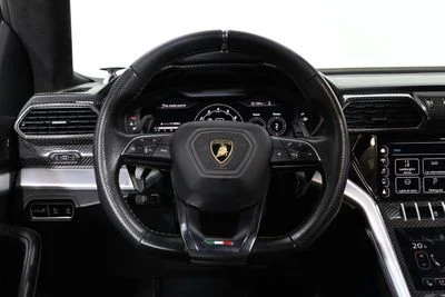 2022 Lamborghini Urus STD, zelená, 113 384 km, dovoz SAE — foto 10 z 16