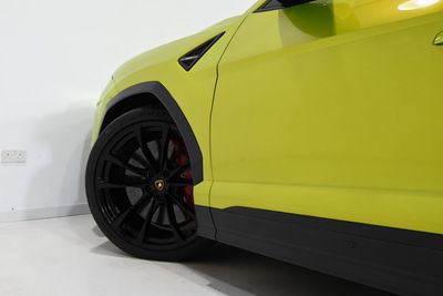 2022 Lamborghini Urus STD, zelená, 113 384 km, dovoz SAE — foto 7 z 16