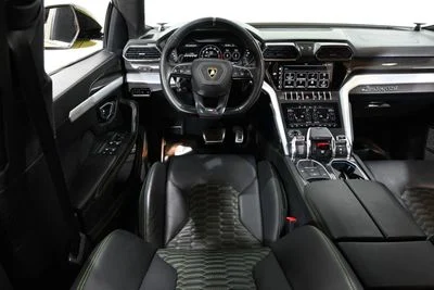 2022 Lamborghini Urus STD, zelená, 113 384 km, dovoz SAE — foto 9 z 16