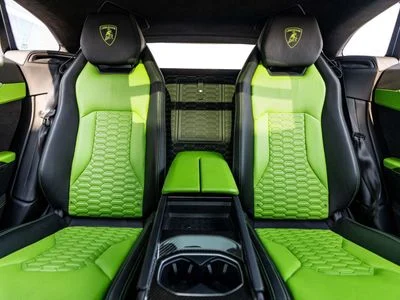 2021 Lamborghini Urus STD, černá, 46 852 km, dovoz SAE — foto 12 z 16