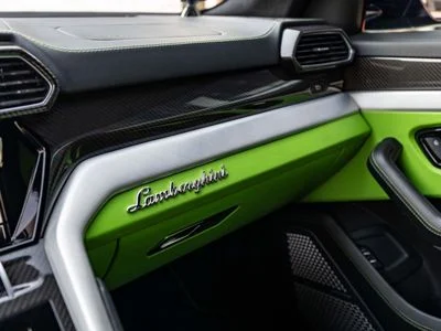 2021 Lamborghini Urus STD, černá, 46 852 km, dovoz SAE — foto 14 z 16