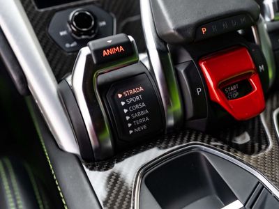 2021 Lamborghini Urus STD, černá, 46 852 km, dovoz SAE — foto 16 z 16