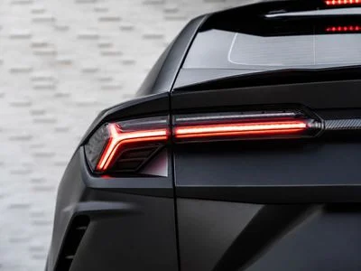 2021 Lamborghini Urus STD, černá, 46 852 km, dovoz SAE — foto 7 z 16