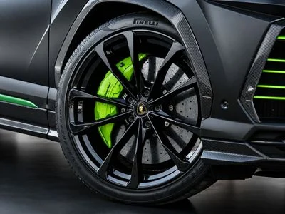 2021 Lamborghini Urus STD, černá, 46 852 km, dovoz SAE — foto 8 z 16