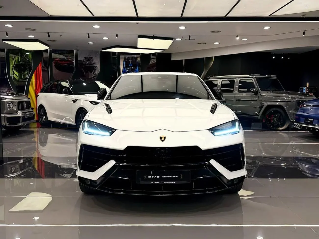 2024 Lamborghini Urus, bílá, 15 000 km, dovoz SAE — foto 1