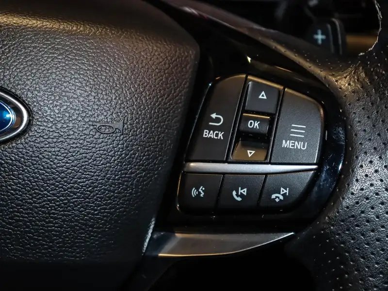 2022 Ford Explorer, šedá, 69 300 km, dovoz Kanada — foto 12 z 12