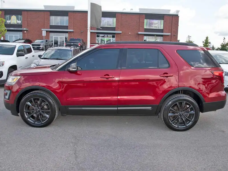 2017 Ford Explorer XLT, červená, 205 258 km, dovoz Kanada — foto 2 z 12